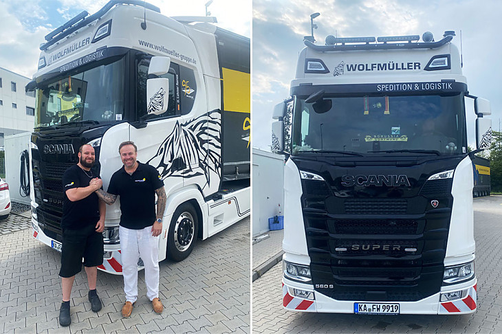 Geschäftsführer Dominik Meffle (rechts) bei der Übergabe unseres neuen Scania 560 S an unseren zuverlässigen Fahrer Daniel Luhmer Ramos.